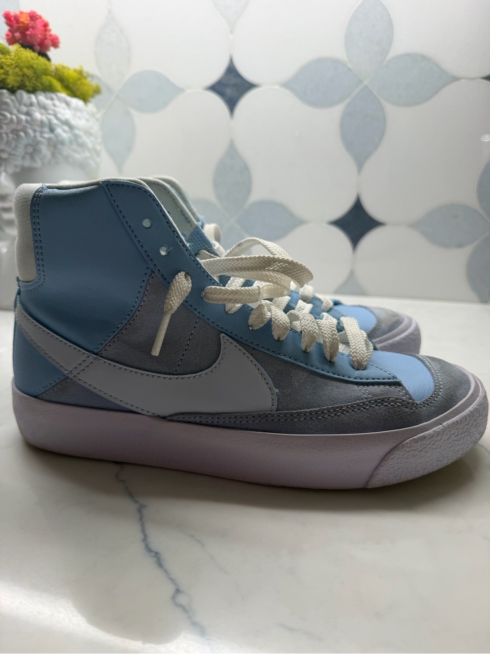 Nike Blazer Mid '77 SE D Big Kids' Shoes 4.5